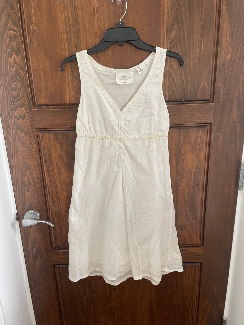 Casual White Sleeveless V-Neck Dress